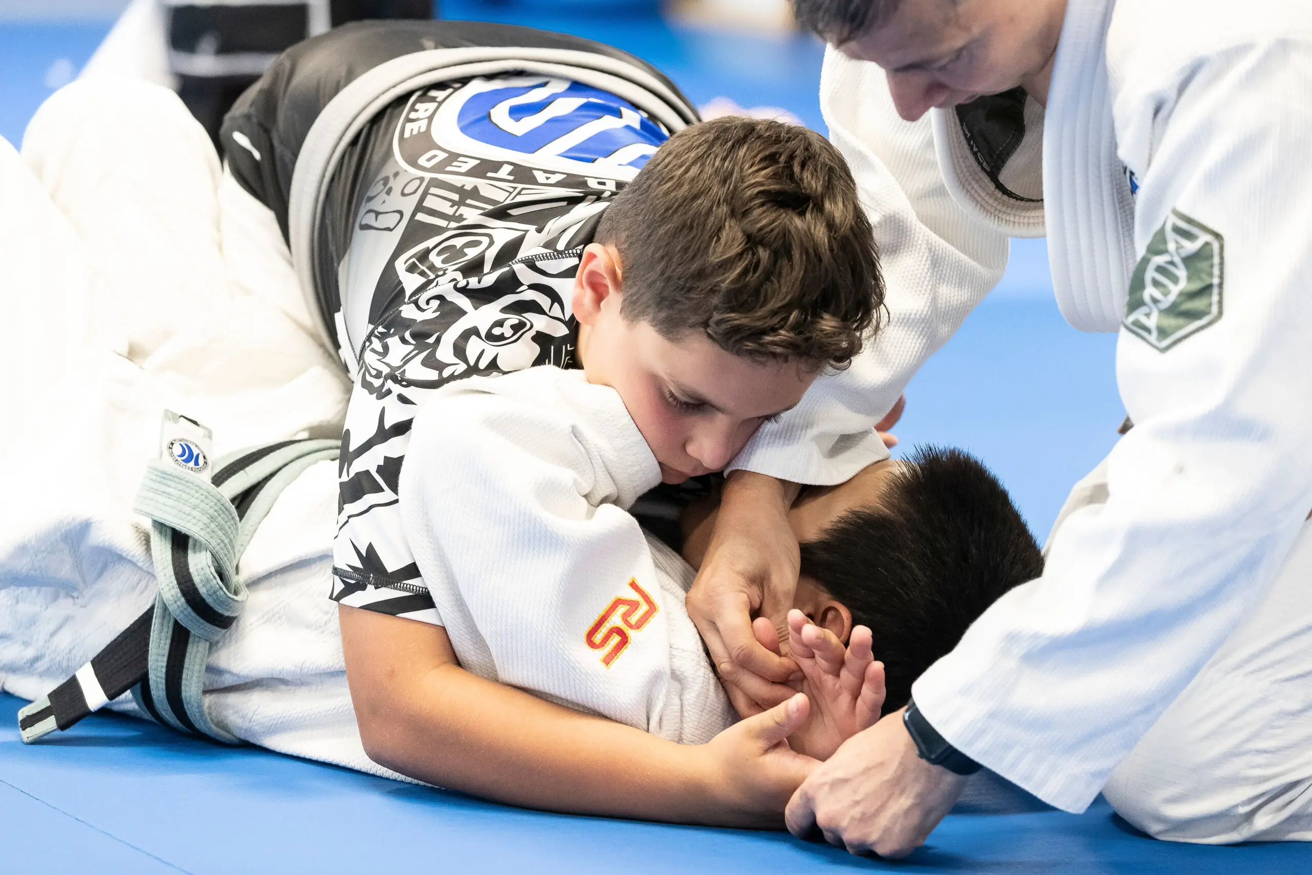 The fitness benefits of Brazilian Jiu-Jitsu go beyond the mat, promoting overall health, mental health, and personal development, making it a top choice for teens looking to grow stronger both physically and emotionally.
